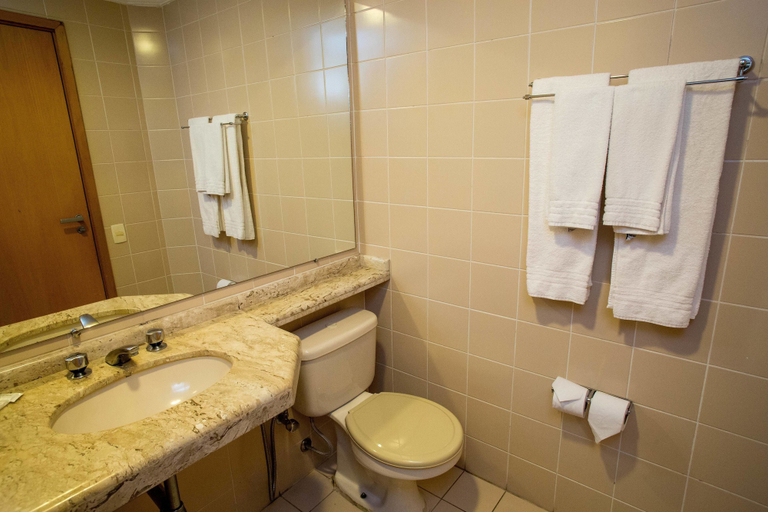 Bathroom 4, Hotel Golden Park Campinas Viracopos By Nacional Inn, Campinas