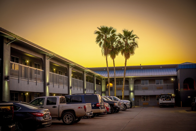 Exterior & Views 1, Rodeway Inn & Suites Corpus Christi Northwest, Nueces