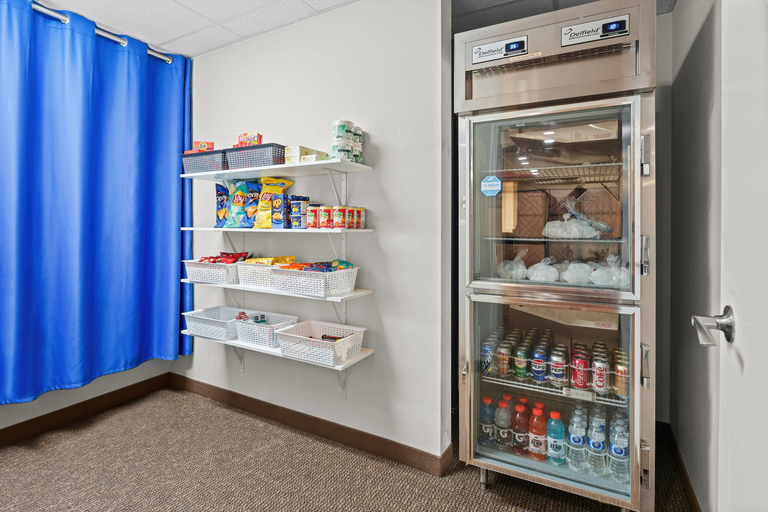 Food & Drinks 5, Days Inn by Wyndham Lamont, Division No. 10