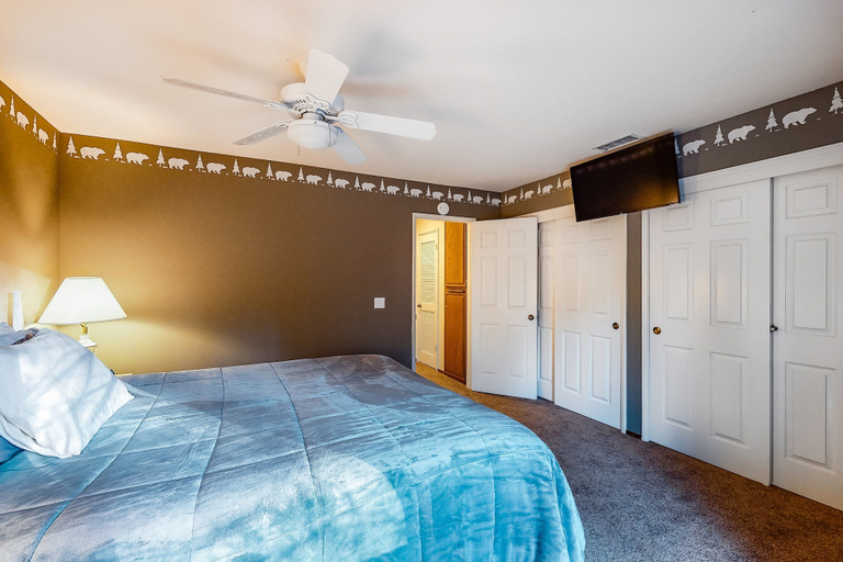 Room 4, Rosie's Hideaway #331, San Bernardino