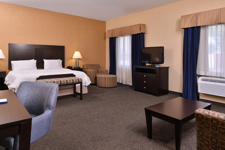 Bedroom 3, Hampton Inn & Suites Woodward, Woodward