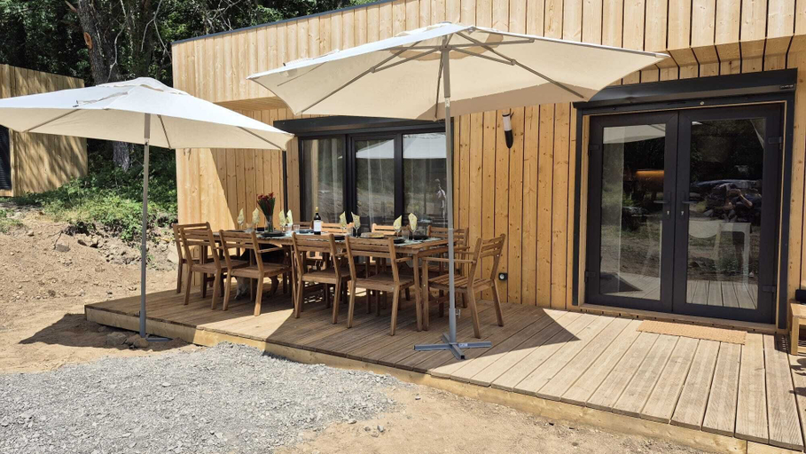 Terrace/patio, Les Ecolodges du Lac, Puy-de-Dôme