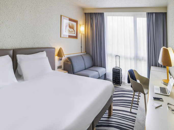 Bedroom 4, Novotel Valenciennes, Nord