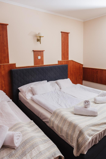 Bedroom 2, Bagolyvar Inarcs, Dabasi