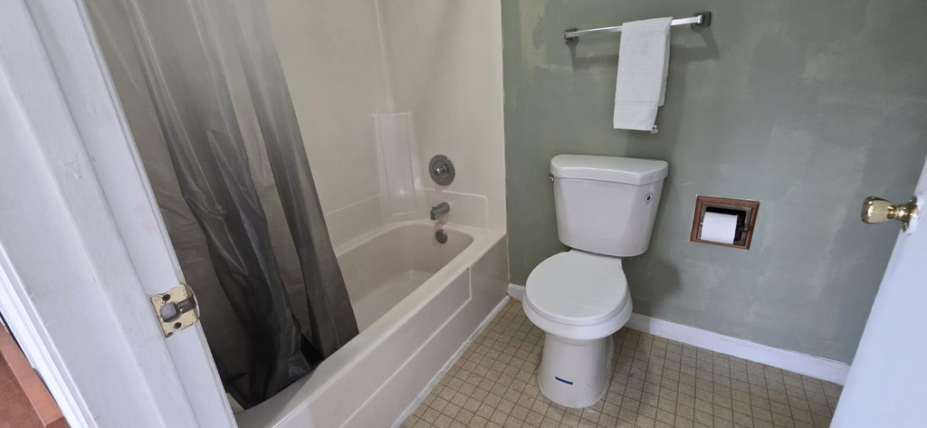 2, white columns motel, Harris