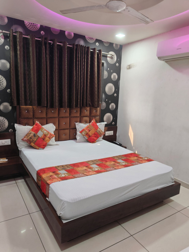 Room 3, HOTEL LOTUS GOLD, Vadodara