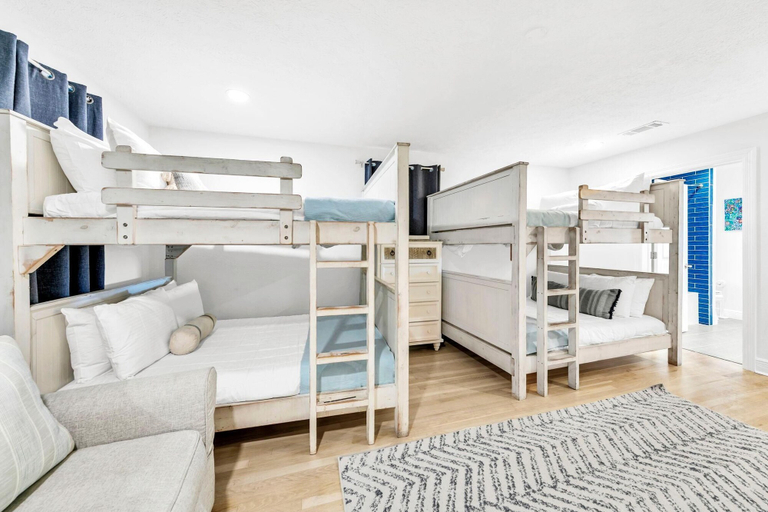Bedroom 4, Beach Love, Walton