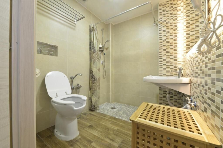 Bathroom 5, HOTEL ANGIOINO & SPA, Napoli