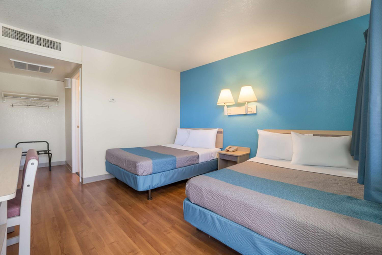 Bedroom 2, Motel6 Grand Junction, CO, Mesa