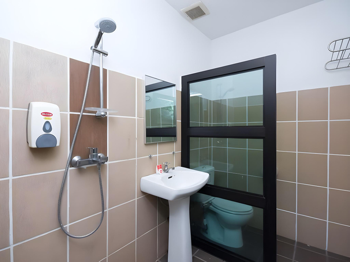 Bathroom 4, City Homestay, Miri
