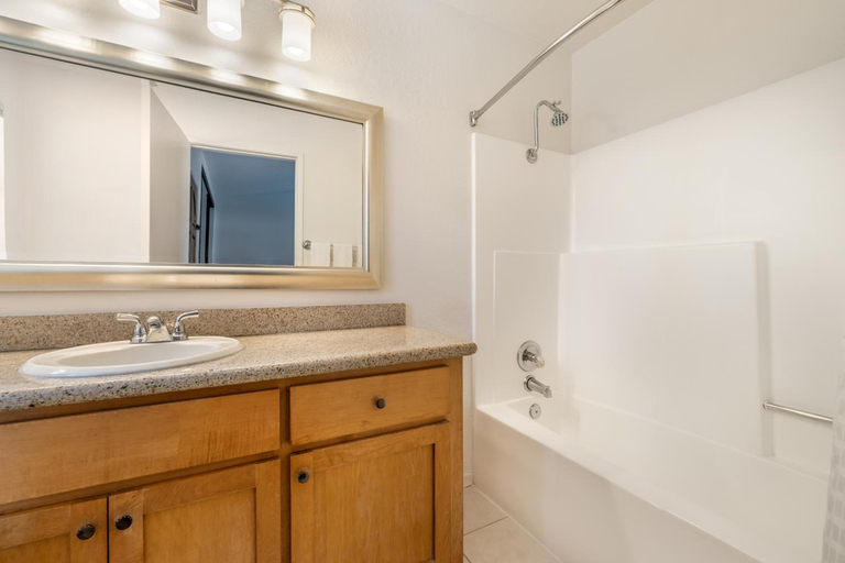 Bathroom 5, Riviera Oaks Resort by Coolvacay, San Diego