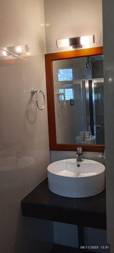 Bathroom 3, Moonplain Bungalows, Nuwara Eliya