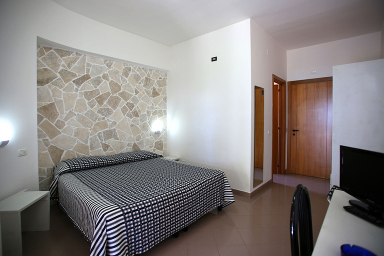 Bedroom 3, Parco Carabella, Foggia
