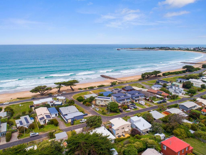 Others 2, Ocean View Stay, Colac-Otway - South