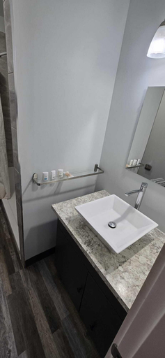 Bathroom 3, Roblin Motor In, Division No. 16