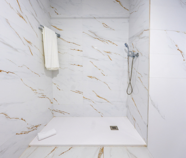 Bathroom 2, Hotel Nogalera, Málaga