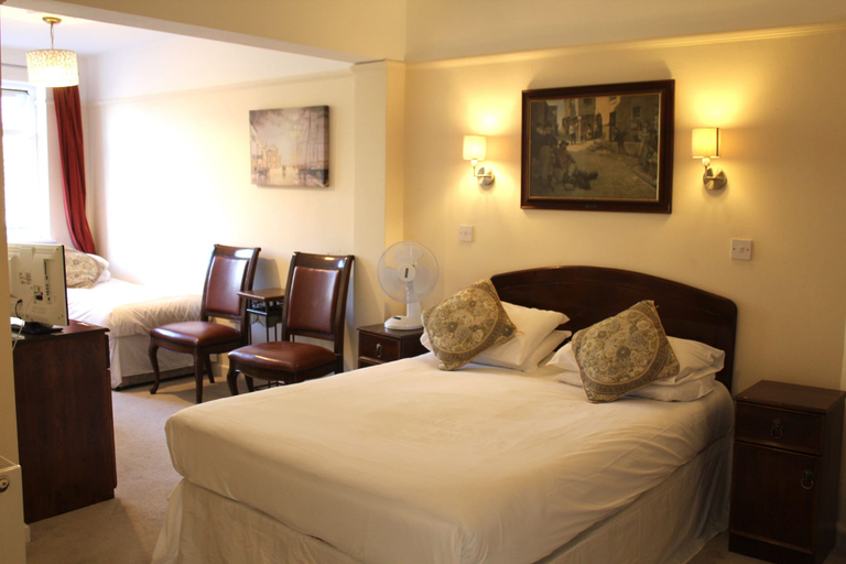 Room 3, The Dial House Guest House, Oxfordshire