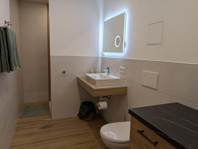 Bathroom 3, Gastehaus Arracher Hof, Cham