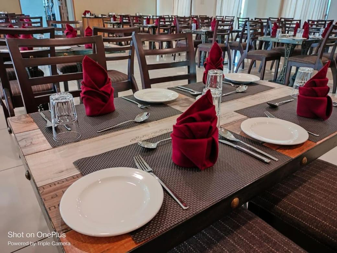 Food & Drinks 3, Biznotel by Pride Bharuch, Bharuch