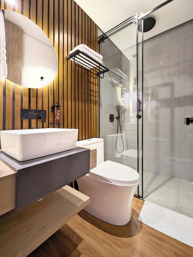 Bathroom 5, Moa Select, Medellín