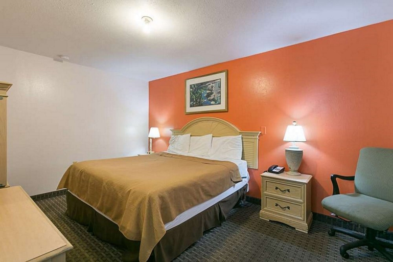 Bedroom 5, Rodeway Inn & Suites Enterprise, Coffee
