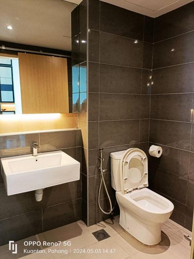 Bathroom 4, Kuantan Imperium Swiss Bell Seaview by Avanzee, Kuantan