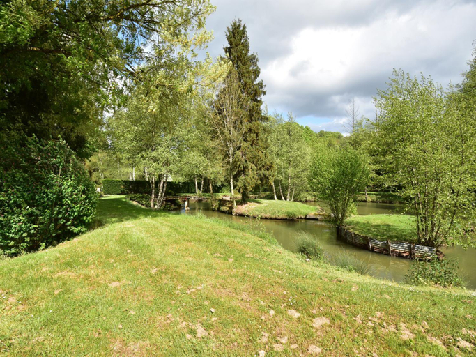 Others 4, Charming holiday home with pool and pond, Indre