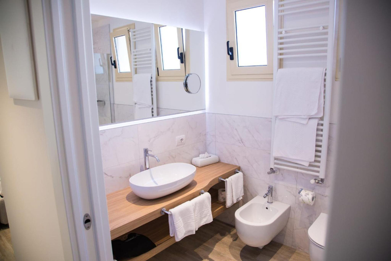 Bathroom 3, Bristol, Venezia