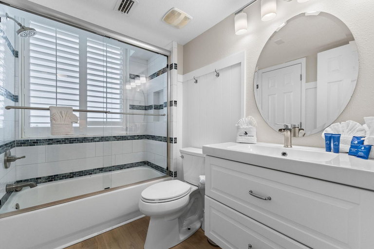 Bathroom 4, Perdido Sun 400, Escambia