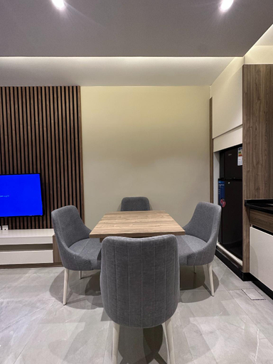 5, Charming Amman Apartment with Electric Heating Free Park, Amman