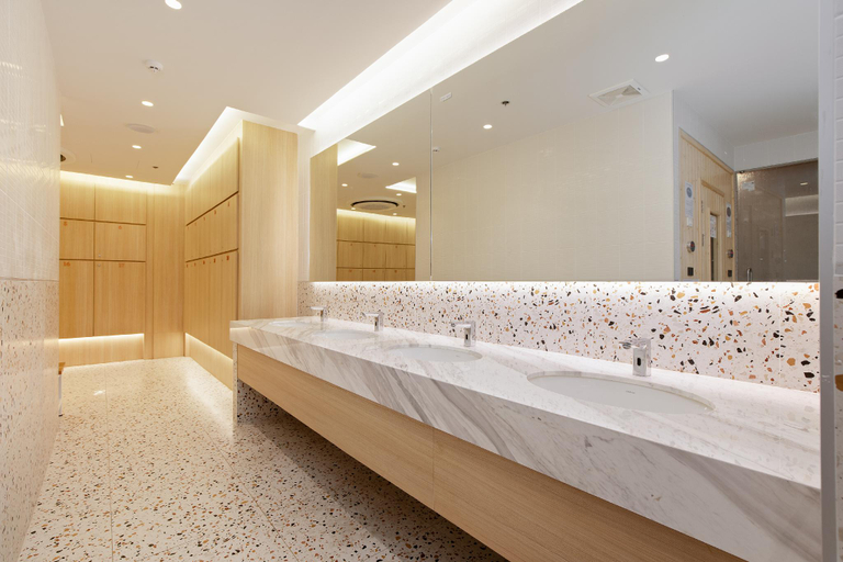 Bathroom 4, Jomtien Thani Hotel, Pattaya
