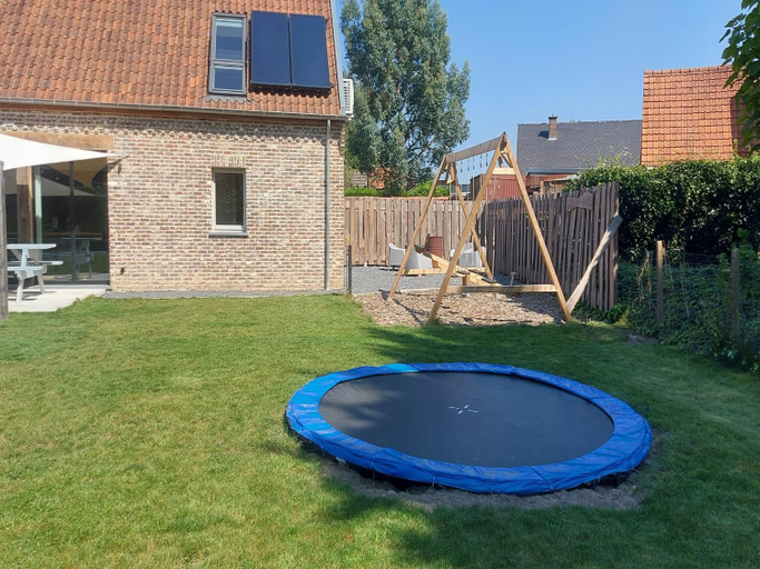 Sport & Beauty 2, Modern family holiday home, Limburg
