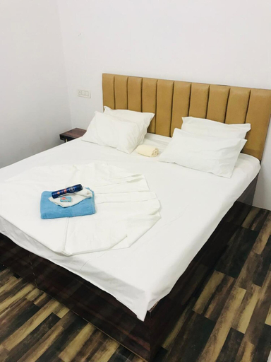 Room 3, Hotel Break Point, Saharanpur