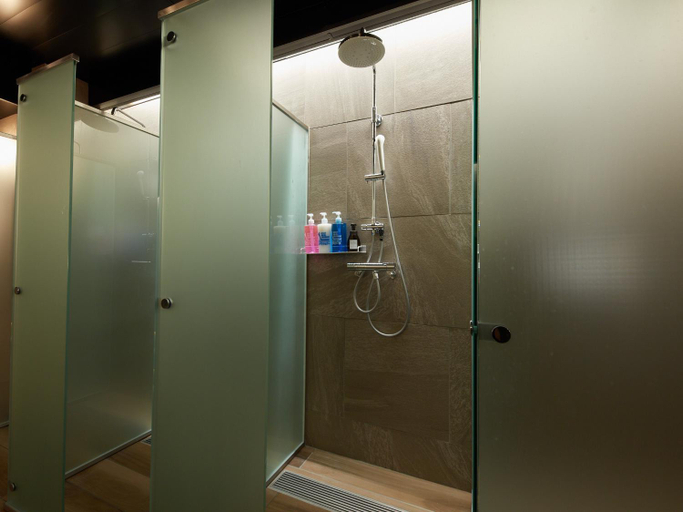 Bathroom 2, Rembrandt Cabin and Spa Shimbashi - Men Only, Minato