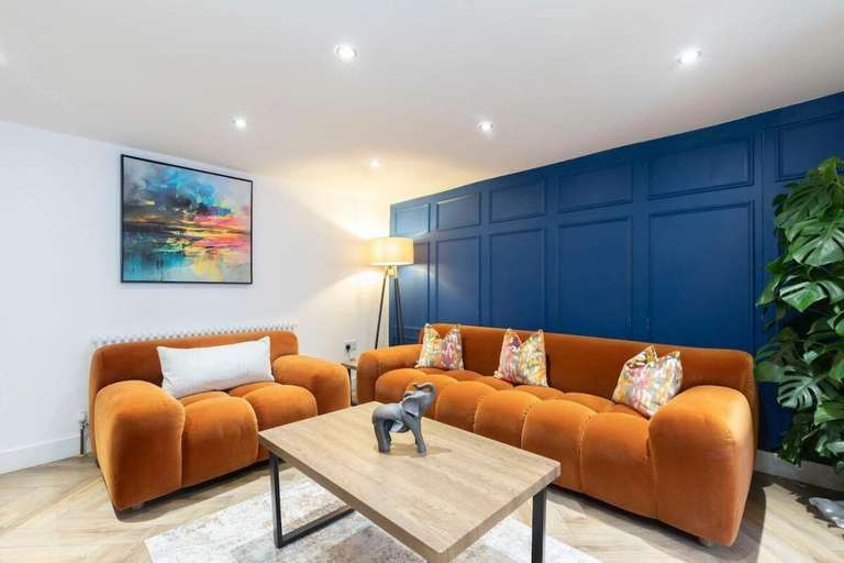 Others 5, Large Period 2-Bed Apartment Close to Town, Gloucestershire