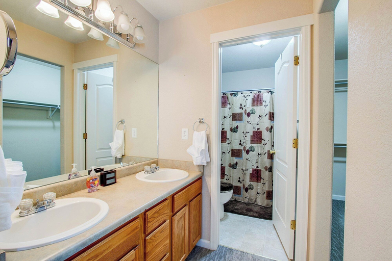 Bathroom 5, Pet Friendly Home Near Peterson AFB, El Paso