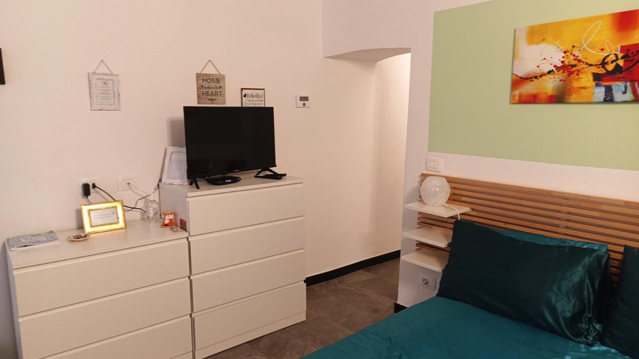 Bedroom 2, LA TANA DELLA VOLPETTA - Bed & Breakfast, Savona