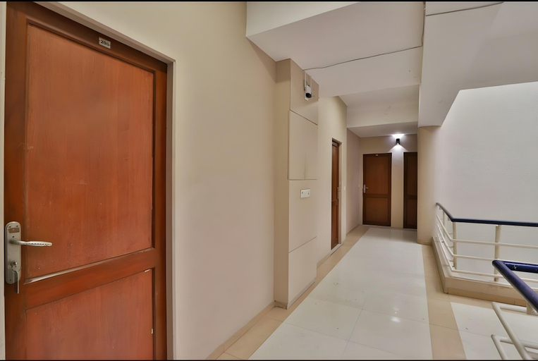 Others 3, Motel Sanvaria Regency, Anand