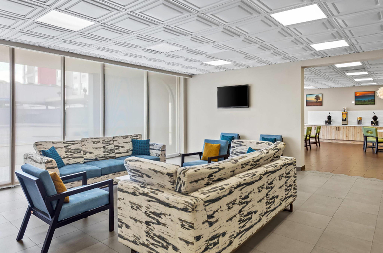 Public Area 2, Suburban Studios Charleston - Civic Center, Kanawha