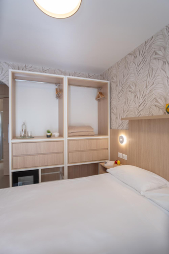 Bedroom 4, Hotel Paistos, Salerno
