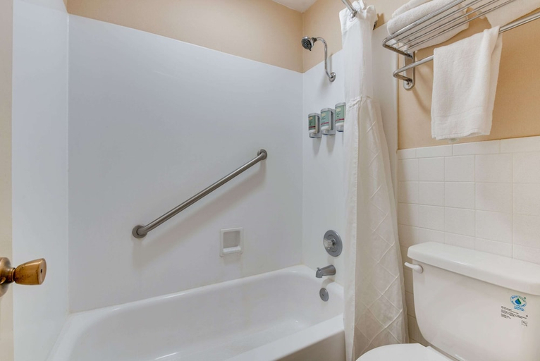 Bathroom 4, Best Western Movie Manor, Rio Grande