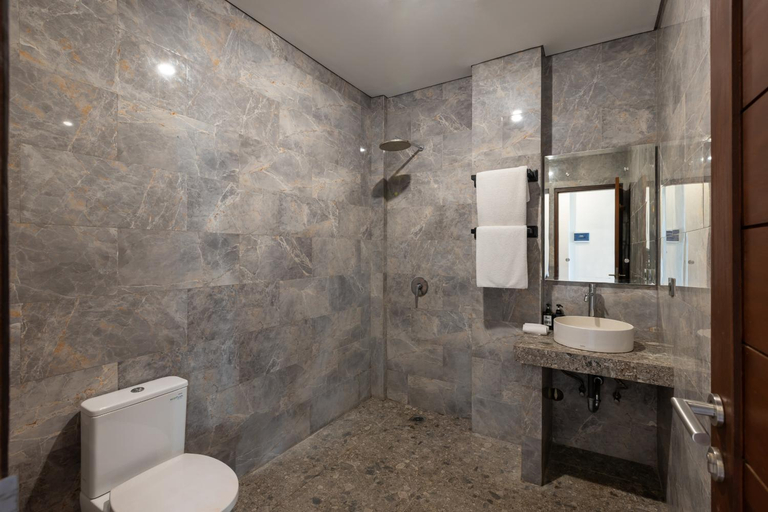 Bathroom 2, Sandat living, Badung
