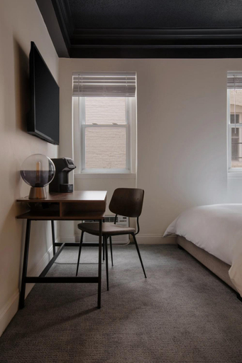 Bedroom 3, Embassy Inn Hotel, Washington D.C.