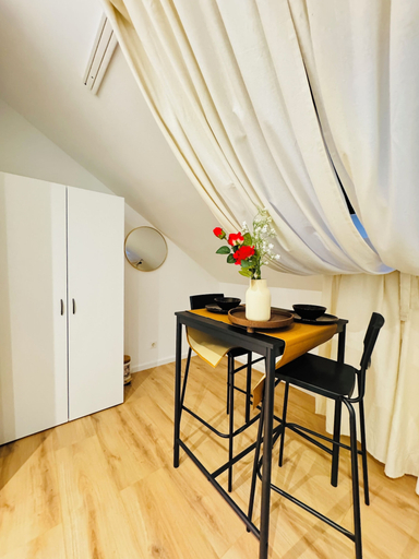 Room 4, Comfortable 5 BR Apt near Schonbrunn, Wien