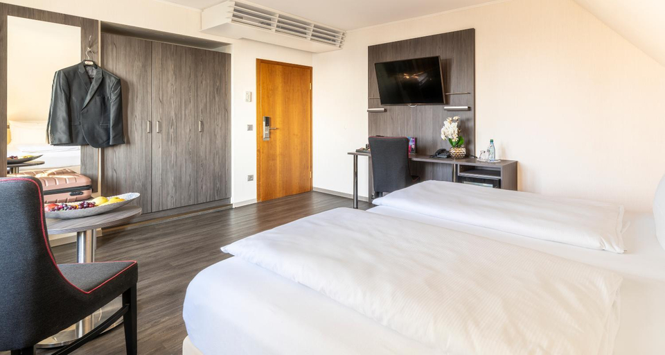 Bedroom 2, PLAZA Hotel Buchhorner Hof, Bodenseekreis