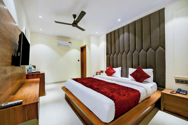 Bedroom 3, Hotel Surya Plaza, Delhi