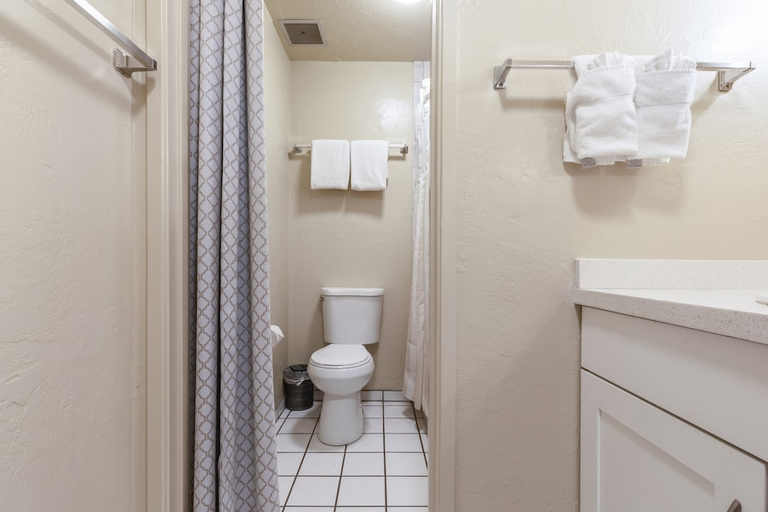 Bathroom 3, Plantation Hale Suites, Kauai