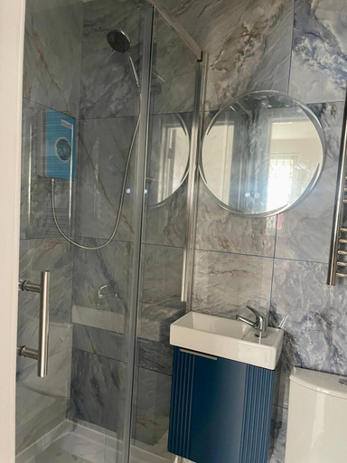 Bathroom 2, Dalston Luxe Studios (3 Miles away from Liverpool Train Station), London