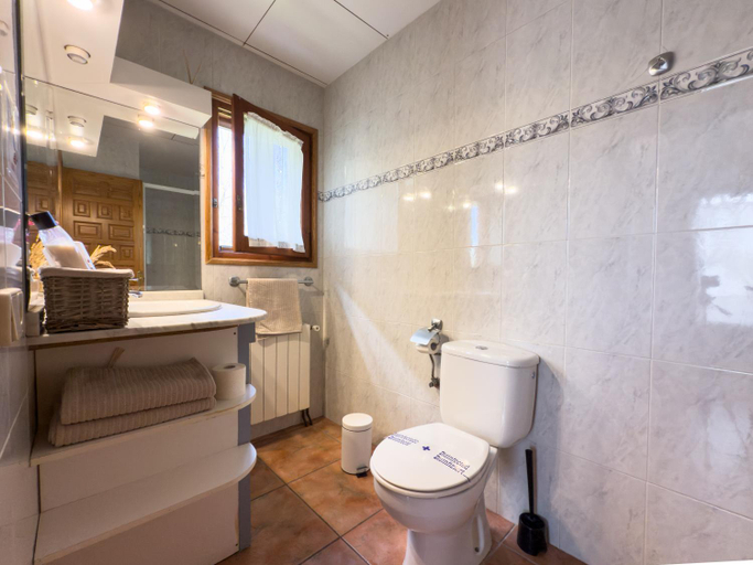 Bathroom 4, Apartaments Cel i Fusta, Girona