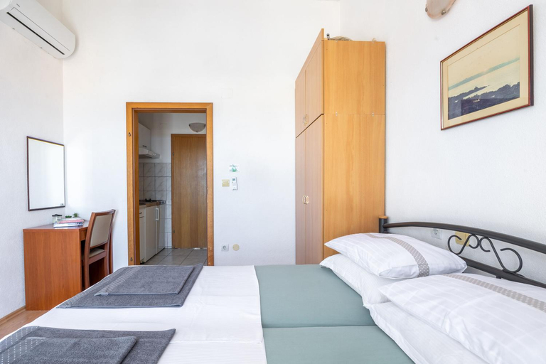 Facilities 4, Apartments Julijana, Makarska